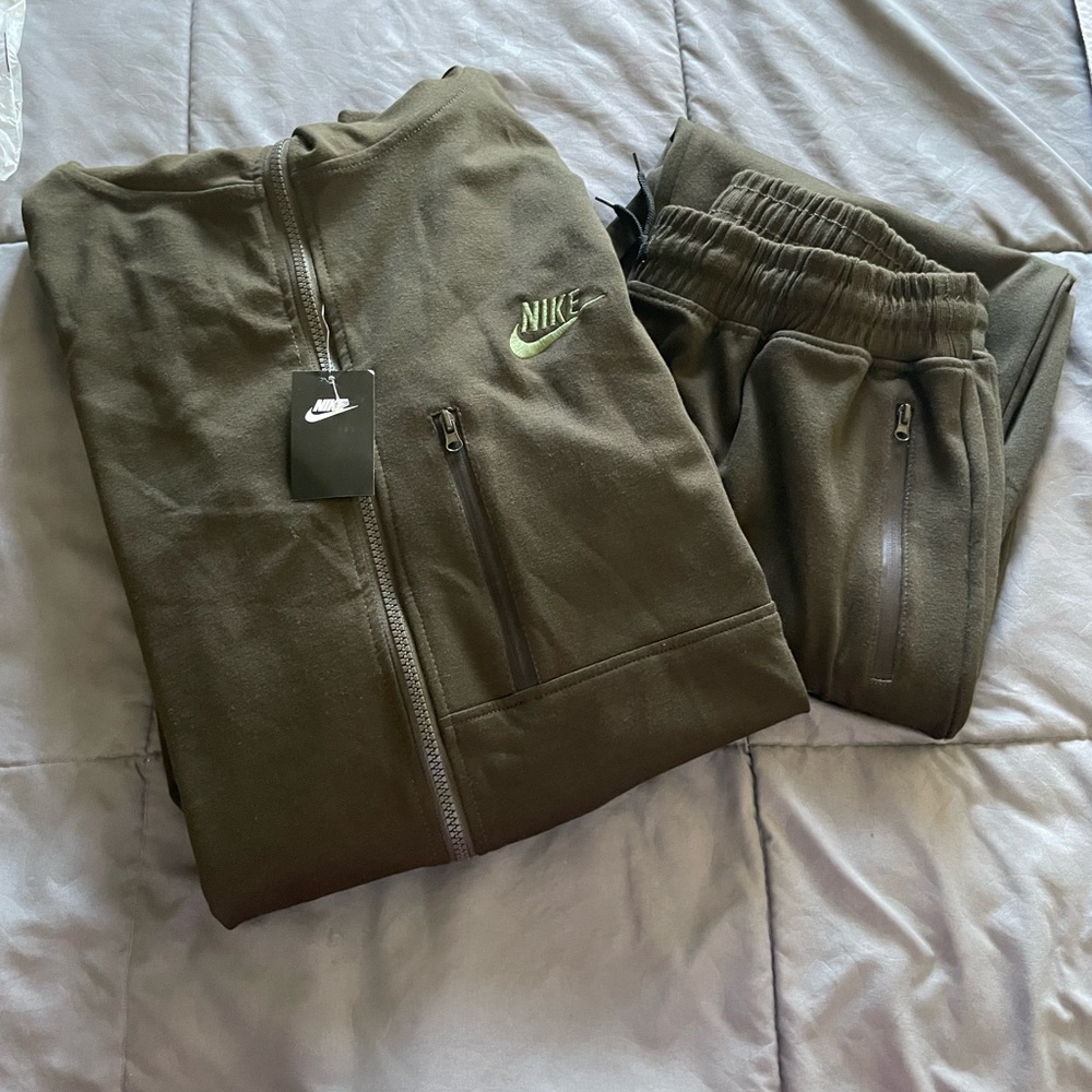 Men’s Nike Olive Green Zip Hoodie and Joggers with Neon Logo